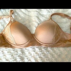 ✔️ Bali Bra Nude Sz 34D Padded Cups with Lace   but no wire